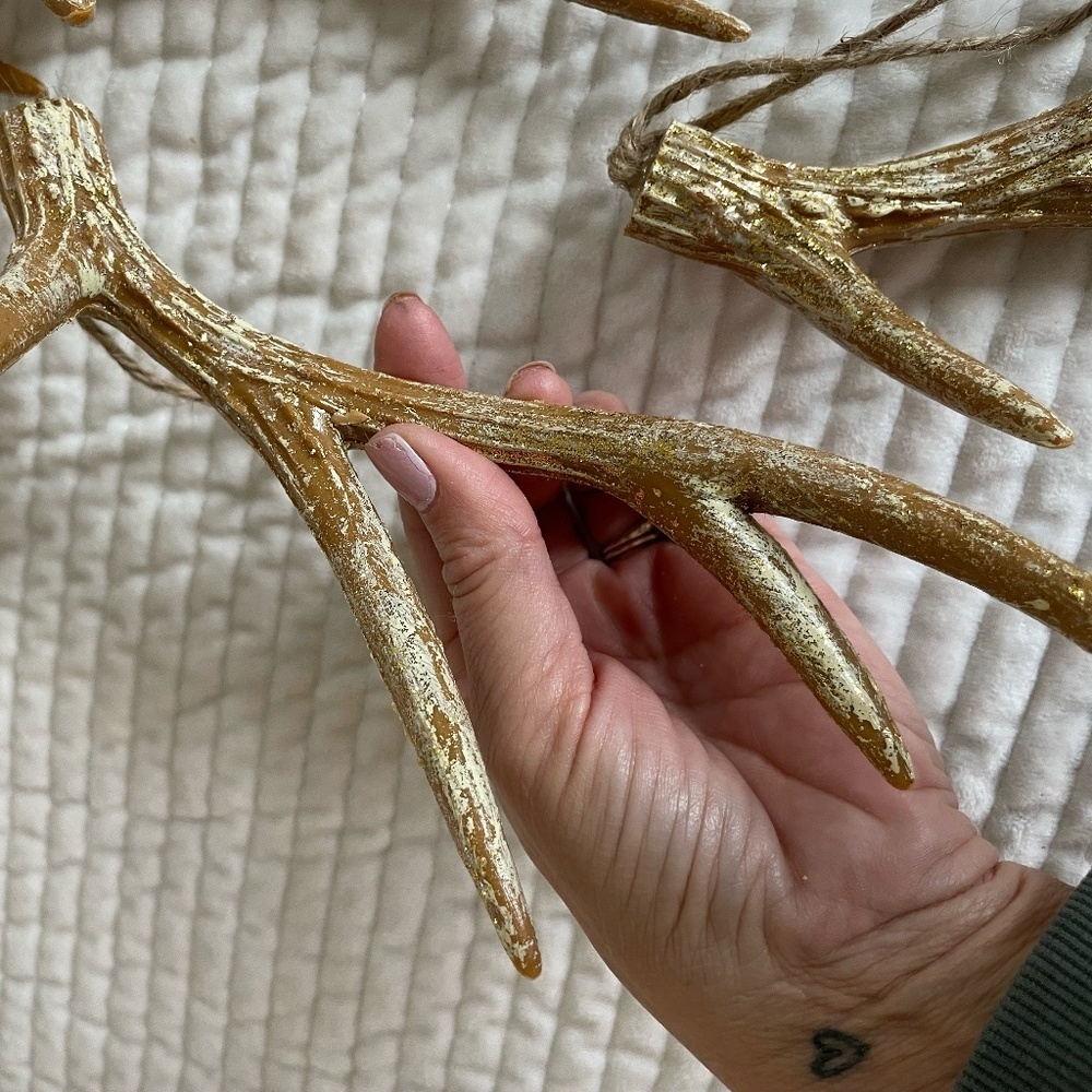 LOT OF 4 RESIN SHATTER PROOF DEER ANTLERS APPROX 9" - Picture 9 of 10